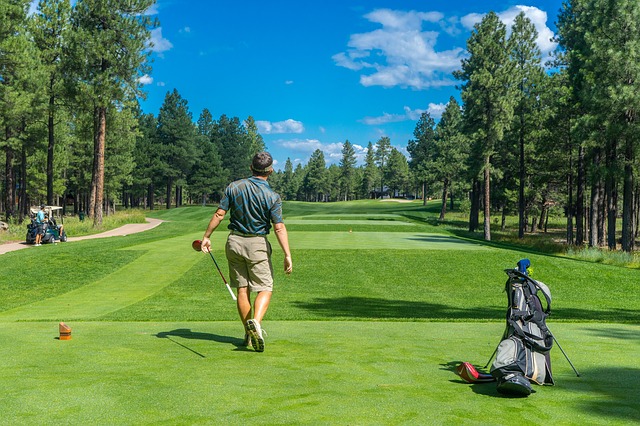 Jouer au golf : quels sont les équipements indispensables ?